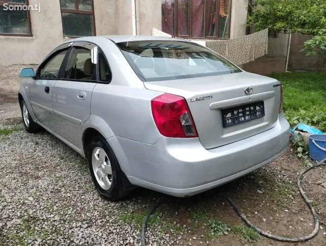 Chevrolet Lacetti 2004 · 1.5 MT