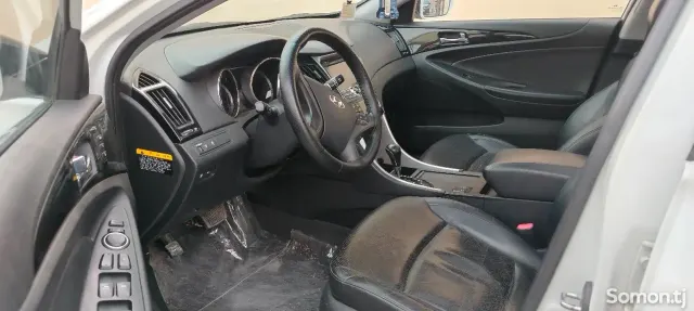 Hyundai Sonata 2010 · 2.0 AT