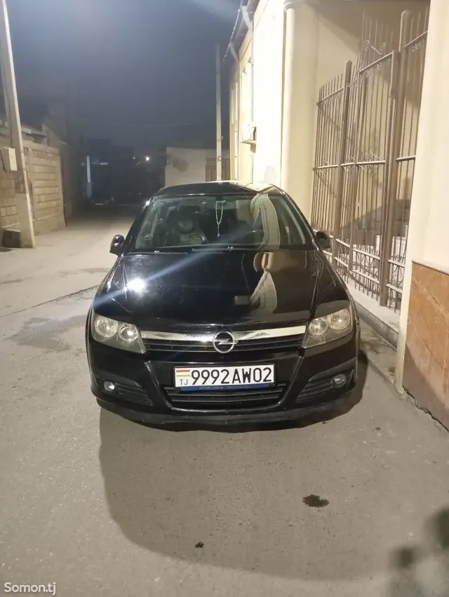 Opel Astra H 2006 · 1.6 MT
