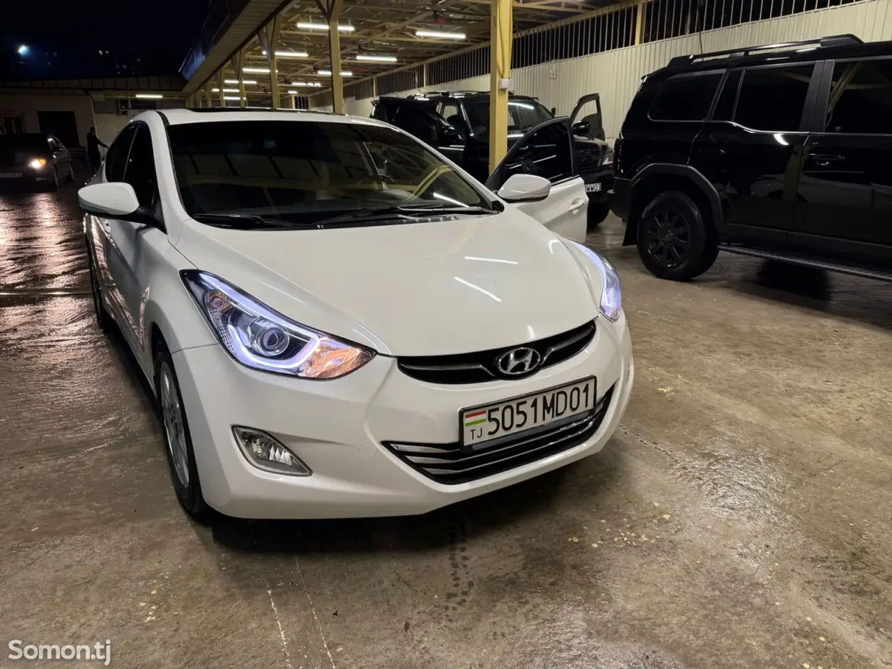 Hyundai Elantra 2012 · 1.8 AT