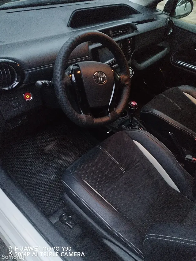 Toyota Aqua 2014 · 1.5 AT