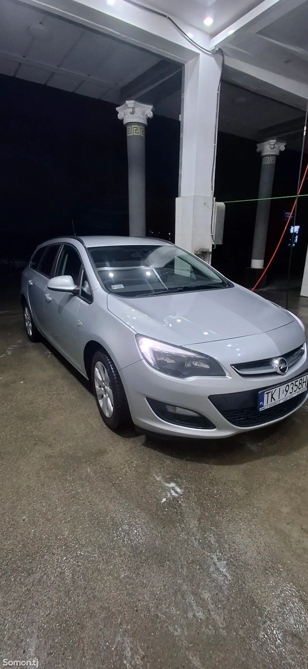 Opel Astra J 2015 · 1.4 MT