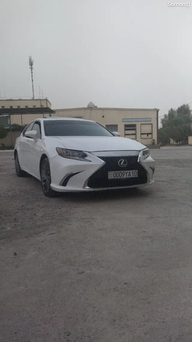 Lexus ES series 2015 · 3.5 AT