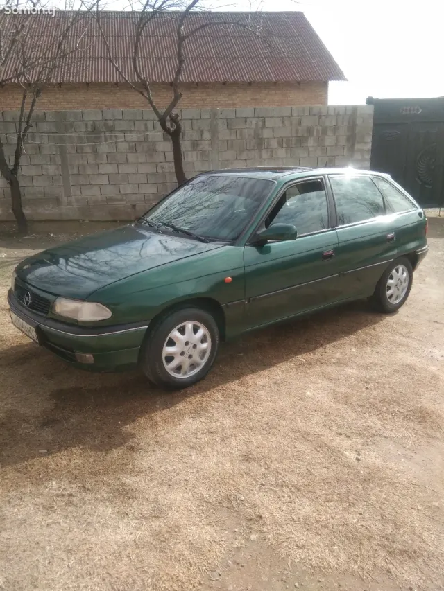 Opel Astra F 1994 · 0.6 MT