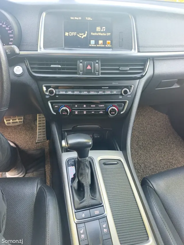 Kia K5 2016 · 2.0 AT