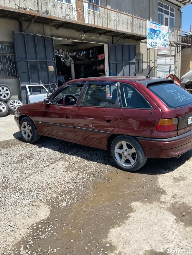 Opel Astra F 1997 · 1.6 MT