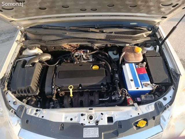 Opel Astra H 2008 · 1.6 MT