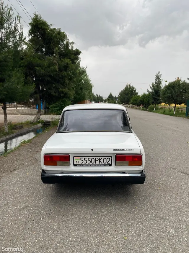 Lada (ВАЗ) 2107 2004 · 1.6 MT