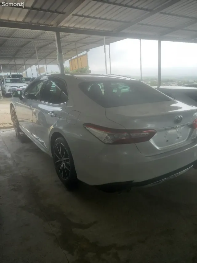 Toyota Camry 2018 · 2.5 AT