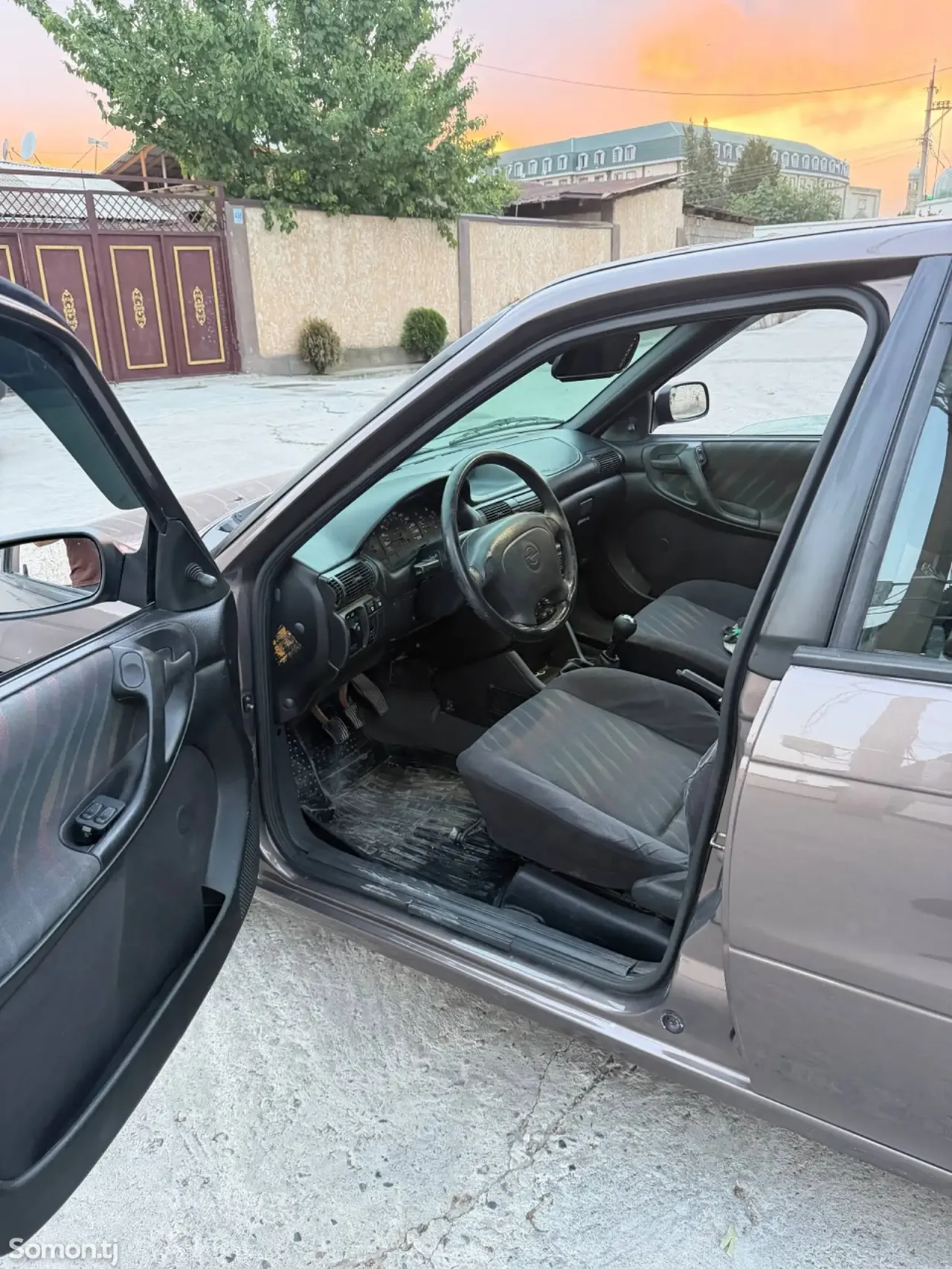 Opel Astra F 1998 · 1.6 MT