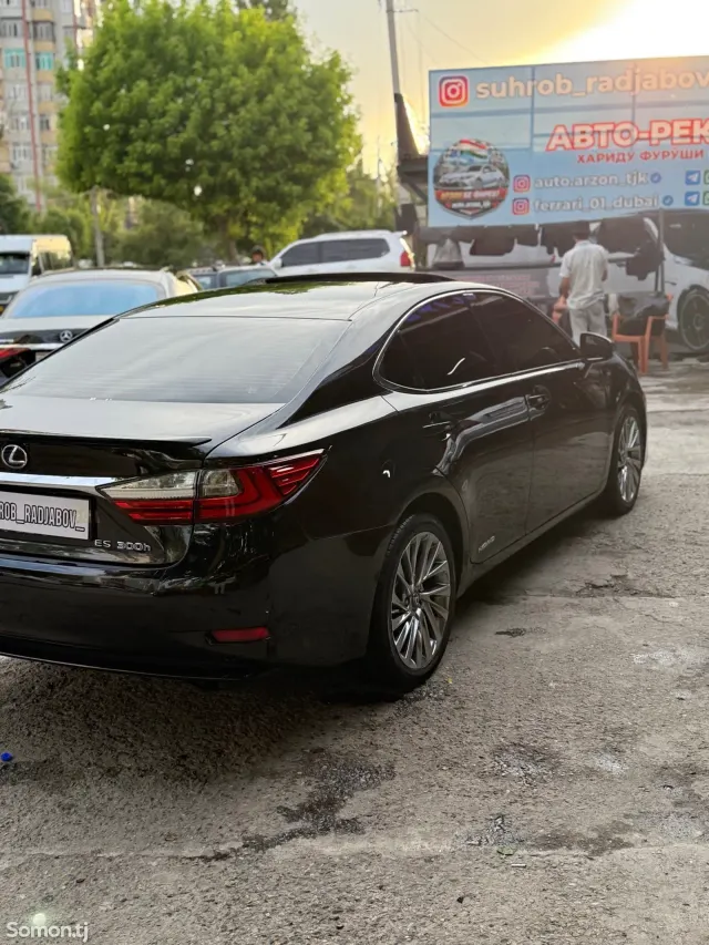 Lexus ES series 2017 · 3.0 AT
