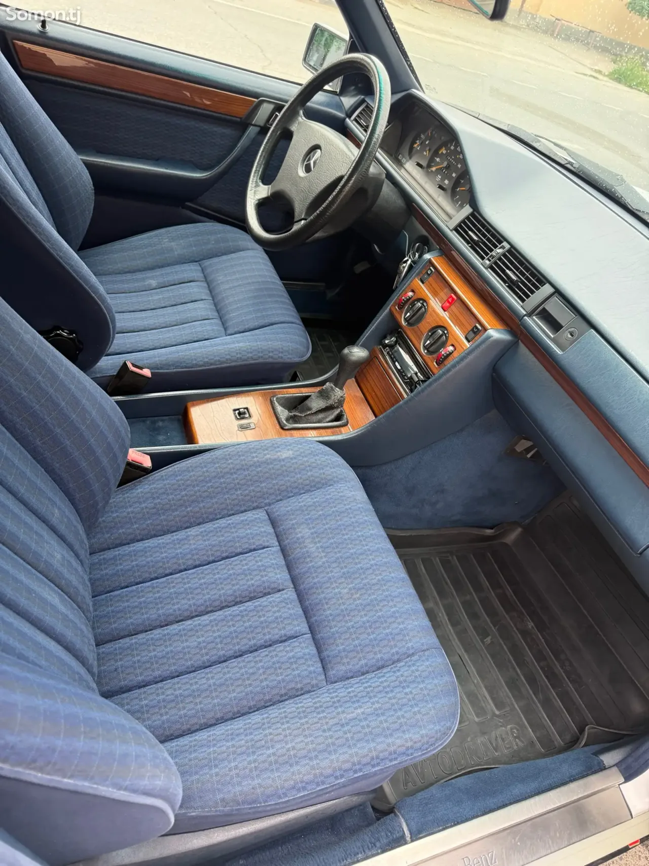 Mercedes-Benz W124 1991 · 2.0 MT