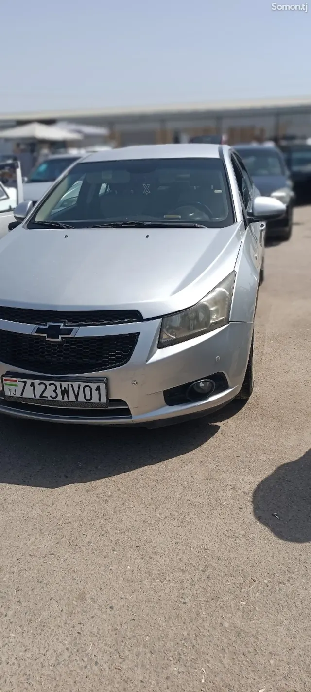 Chevrolet Cruze 2011 · 1.8 AT