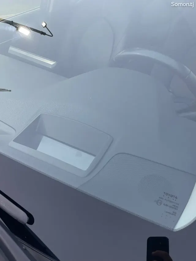 Toyota Camry 2019 · 2.5 AT