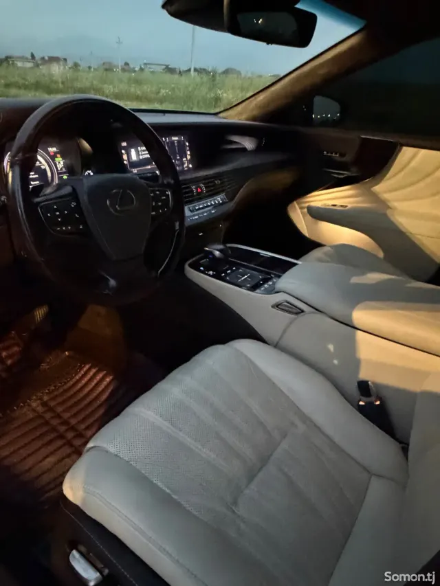 Lexus LS series 2020 · 5.0 AT