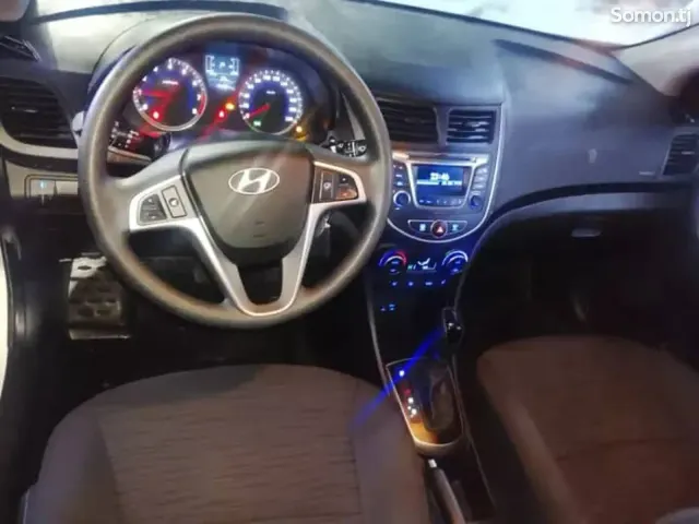 Hyundai Solaris 2016 · 1.6 AT
