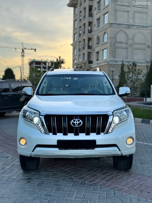 Toyota Land Cruiser Prado 2017 · 4.0 AT