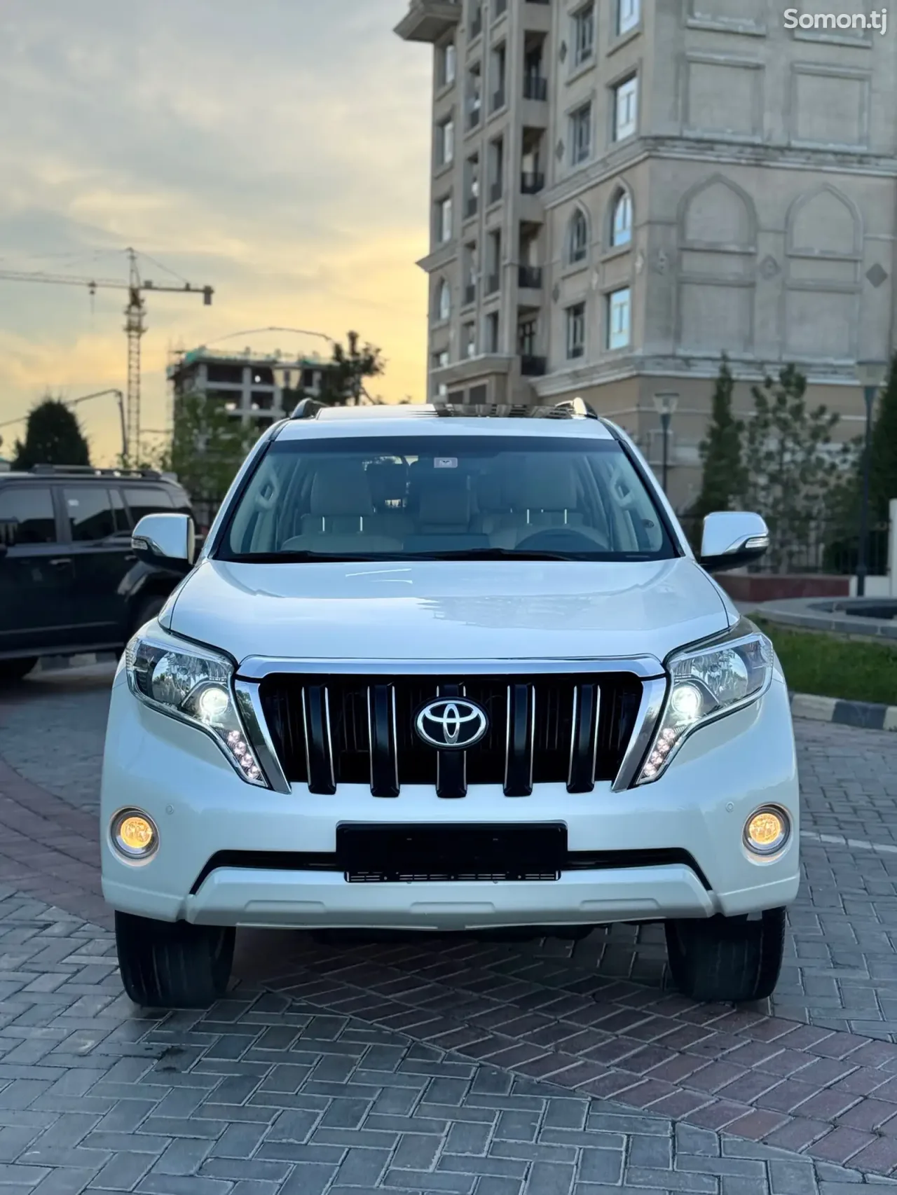 Toyota Land Cruiser Prado 2017 · 4.0 AT