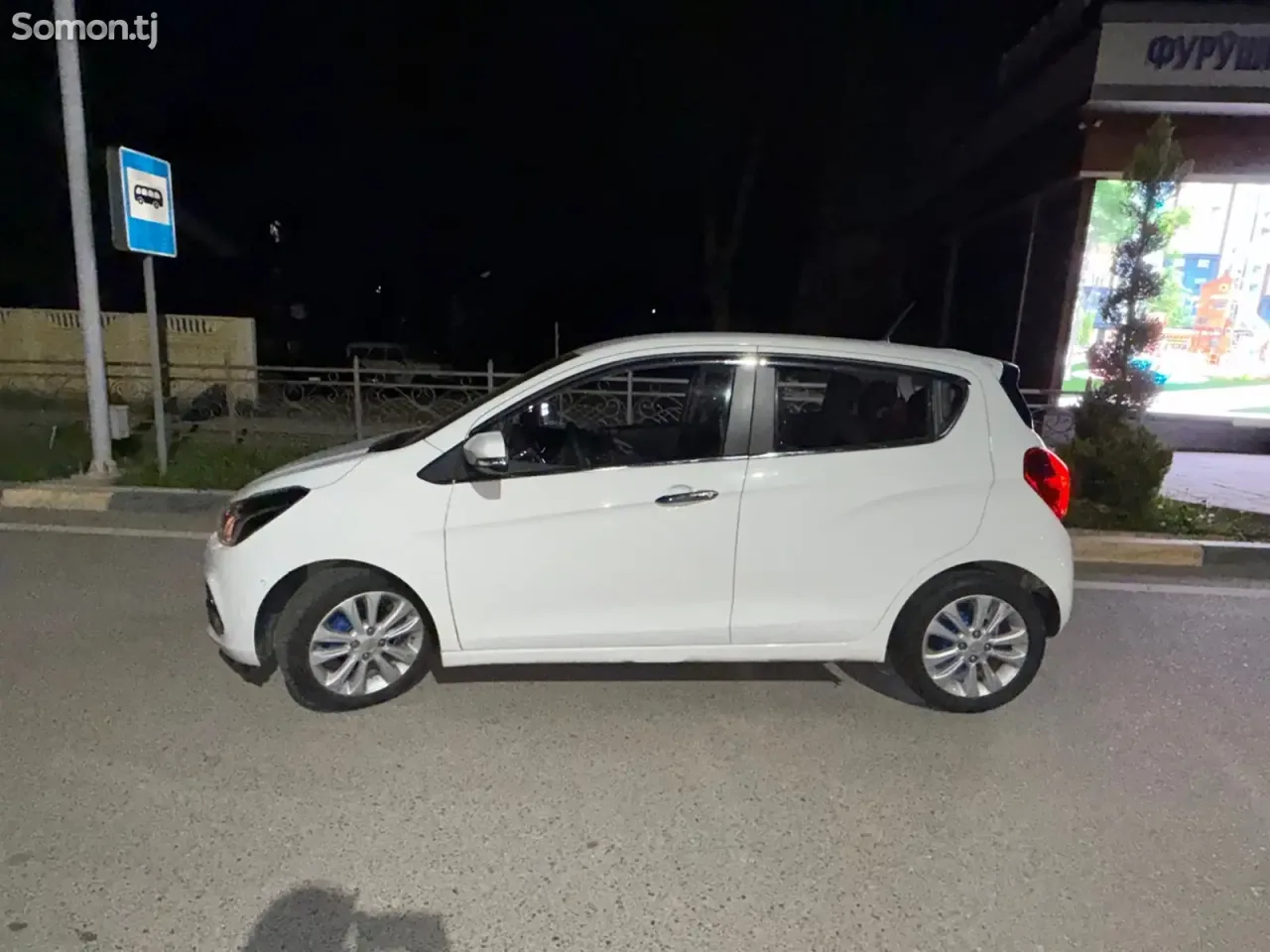 Chevrolet Spark 2016 · 1.1 AT