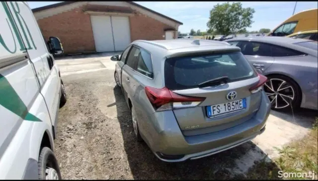 Toyota Auris 2014 · 1.8 AT