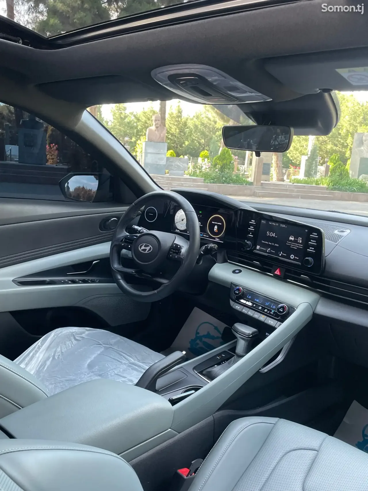Hyundai Elantra 2024 · 2.0 AT