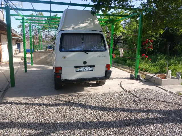 Volkswagen California 1992 · 2.4 MT