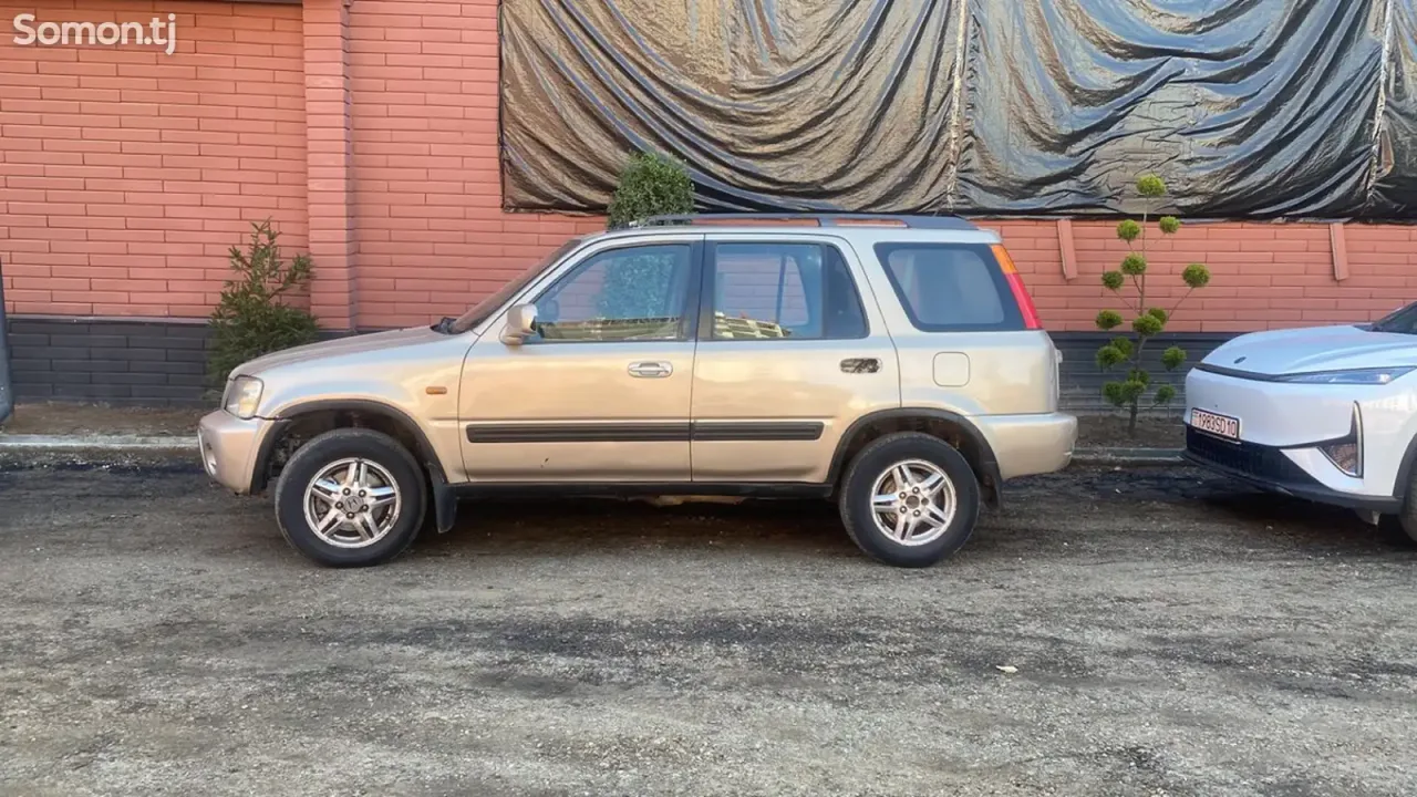 Honda CR-V 1999 · 2.0 MT