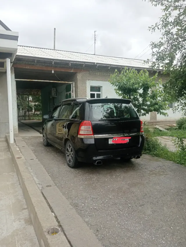 Opel Zafira 2008 · 2.0 MT