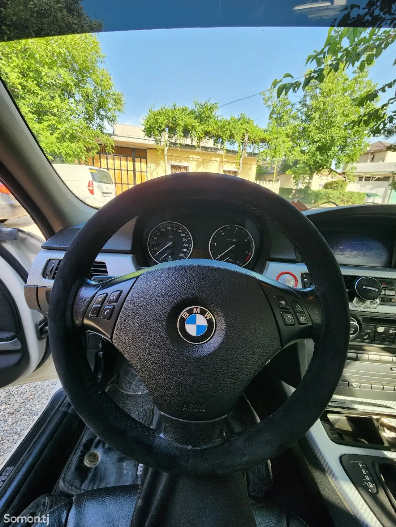 BMW 3 series 2010 · 2.0 AT