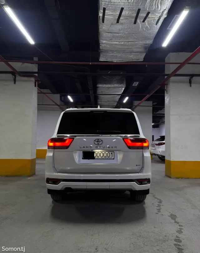 Toyota Land Cruiser 2026 · 3.5 AT