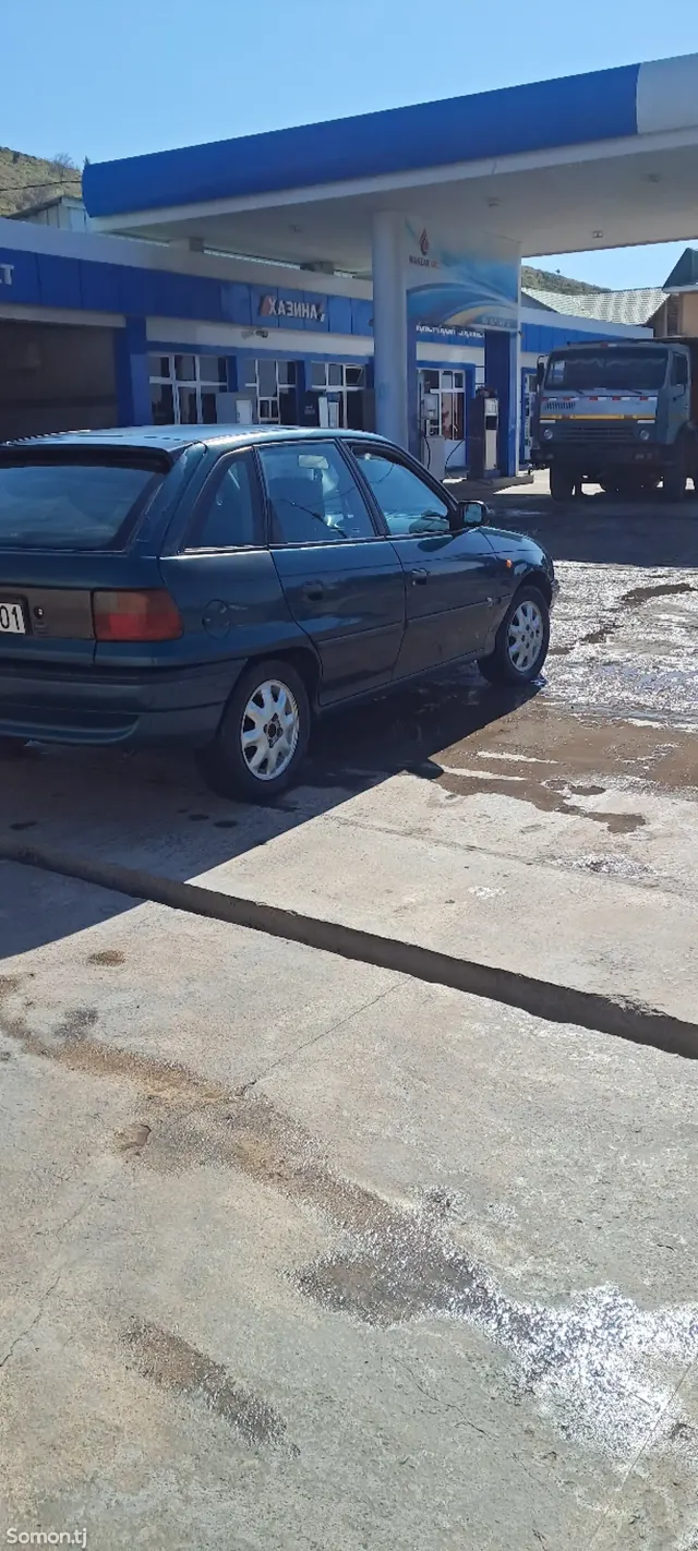 Opel Astra F 1997 · 1.6 MT
