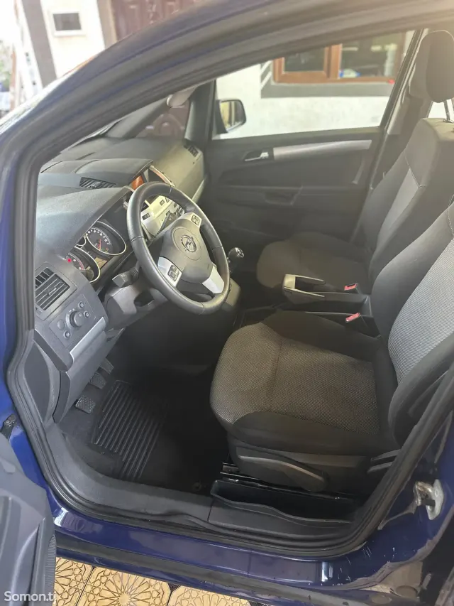 Opel Zafira 2014 · 1.7 MT