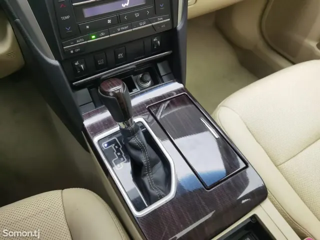 Toyota Camry 2016 · 2.5 AT