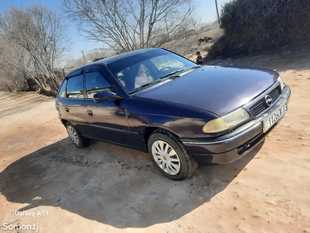 Opel Astra F 1996 · 1.6 MT