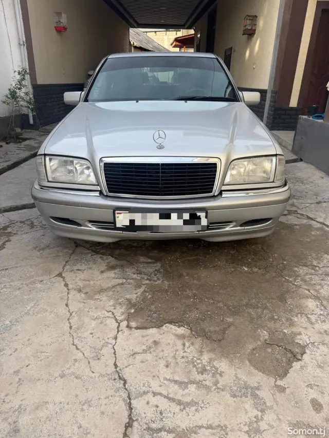 Mercedes-Benz C class 2000 · 2.3 MT