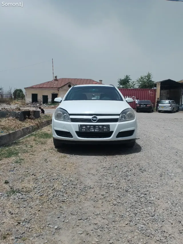 Opel Astra H 2005 · 1.4 MT