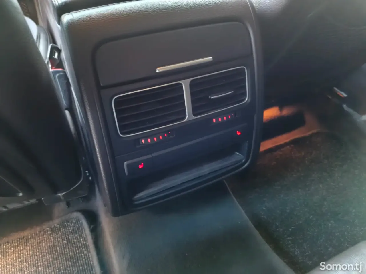 Volkswagen Touareg 2012 · 3.0 AT