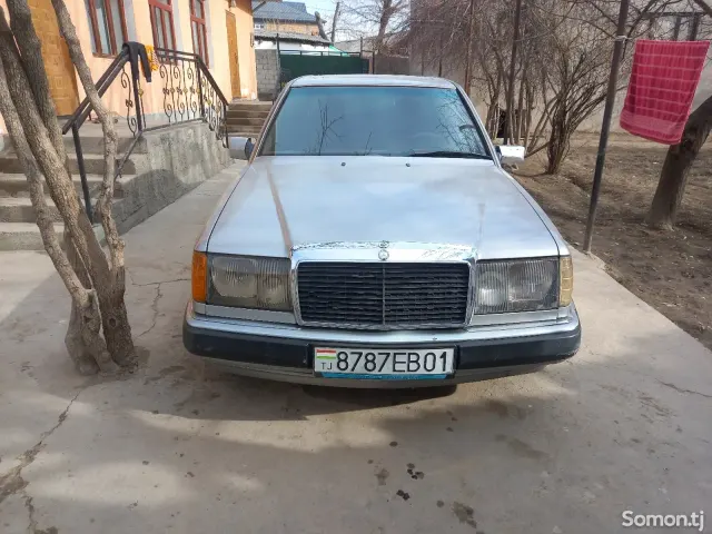 Mercedes-Benz W124 1991 · 2.0 MT