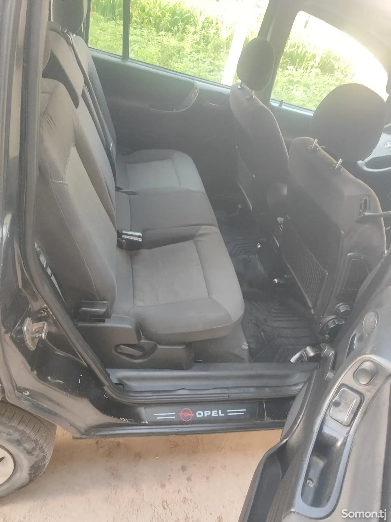 Opel Zafira 1999 · 1.8 MT