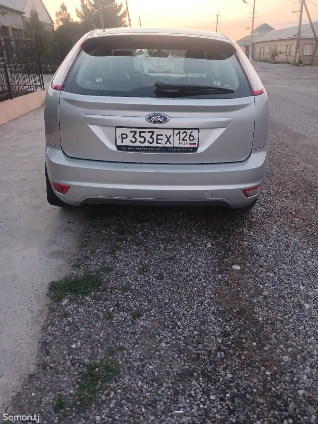 Ford Focus 2010 · 1.6 MT