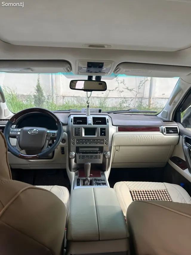 Lexus GX series 2010 · 4.6 AT