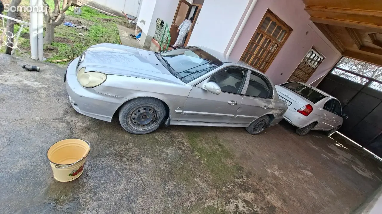 Hyundai Sonata 2003 · 1.6 MT