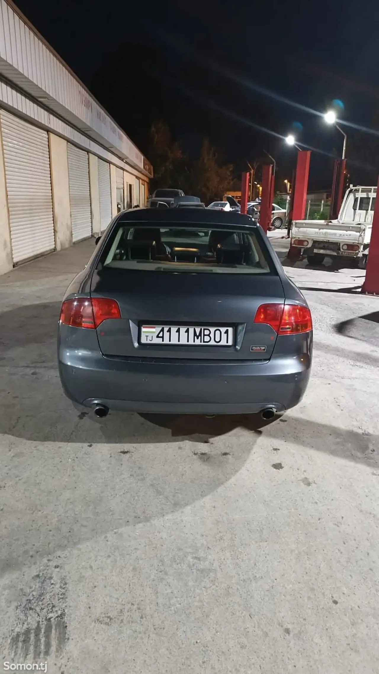 Audi A4 2005 · 1.8 MT