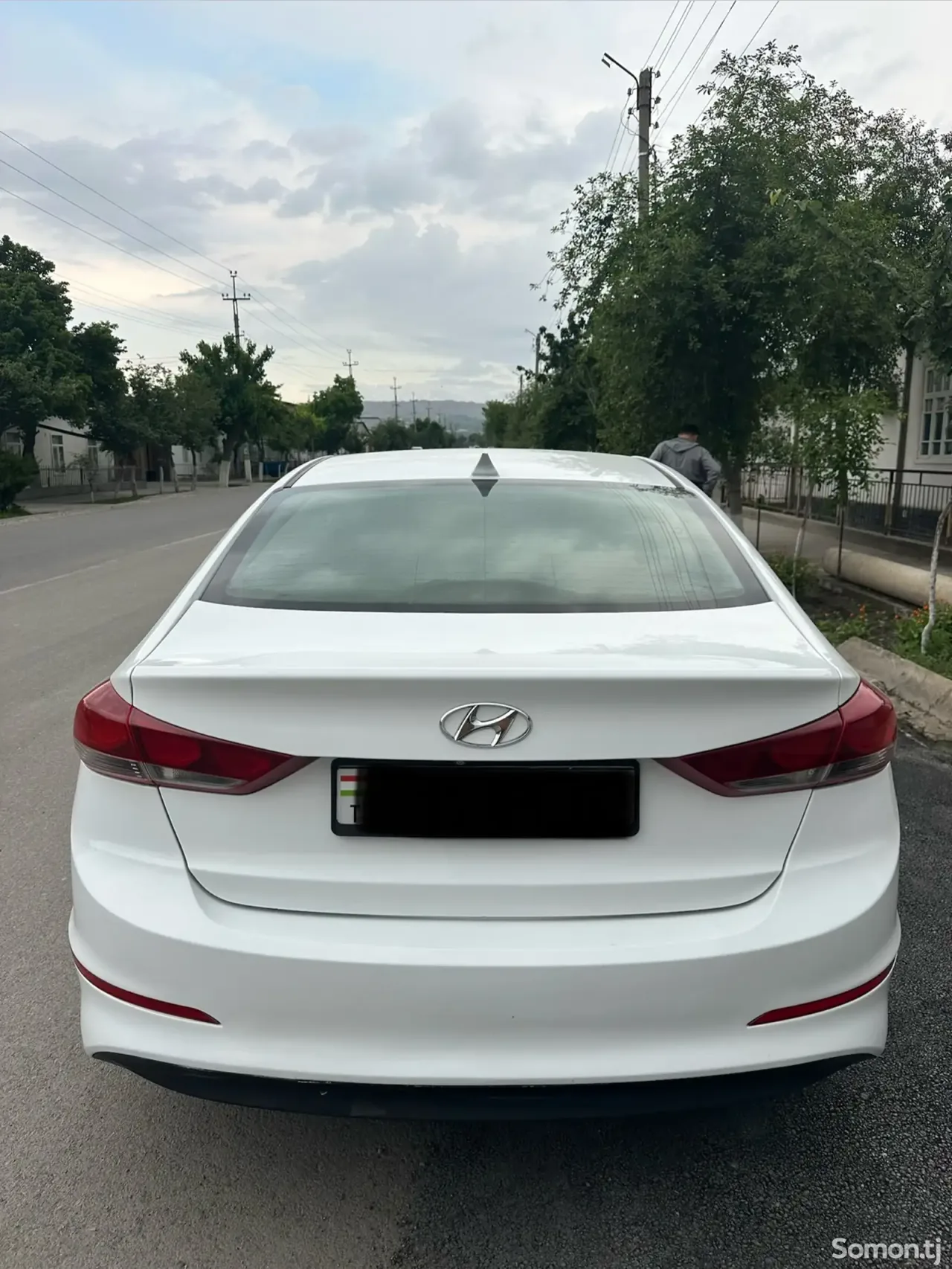 Hyundai Elantra 2017 · 2.0 AT