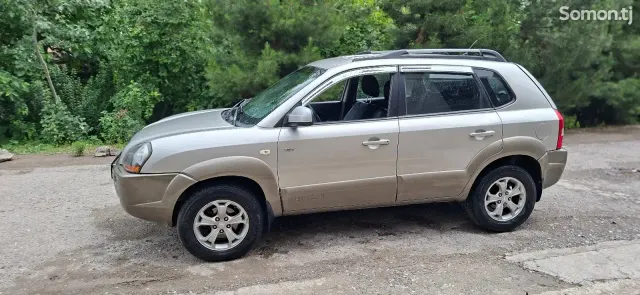 Hyundai Tucson 2009 · 2.0 AT