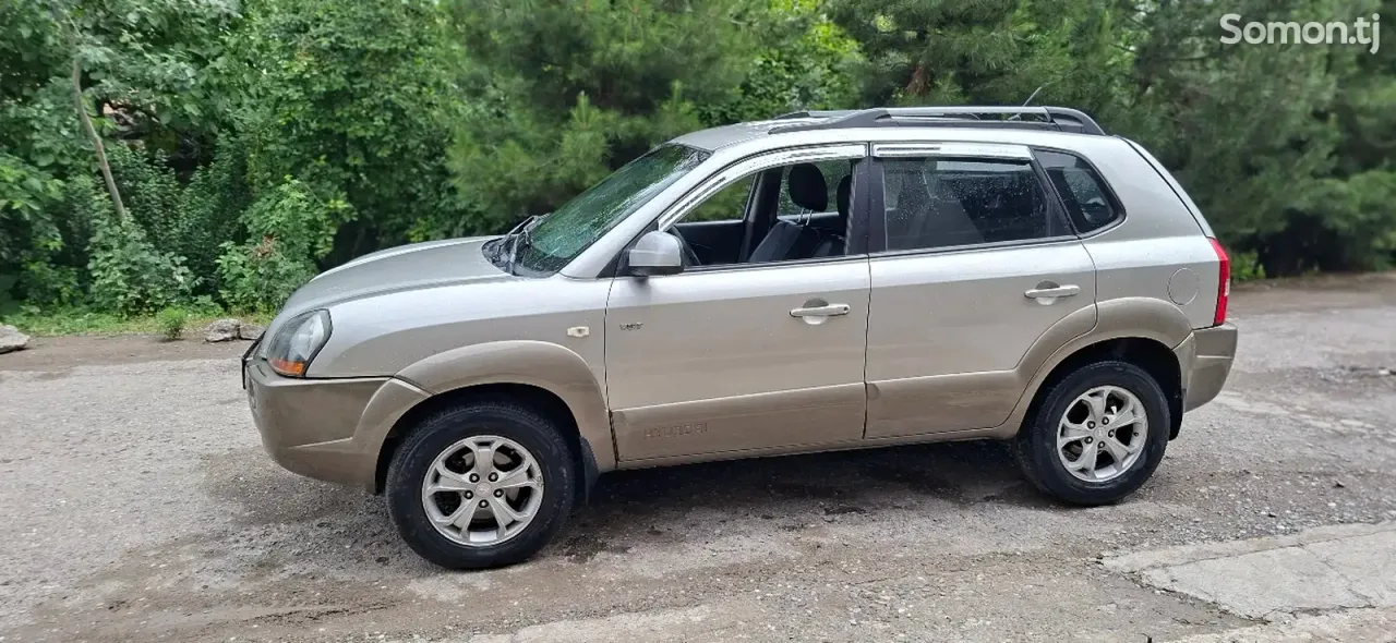 Hyundai Tucson 2009 · 2.0 AT