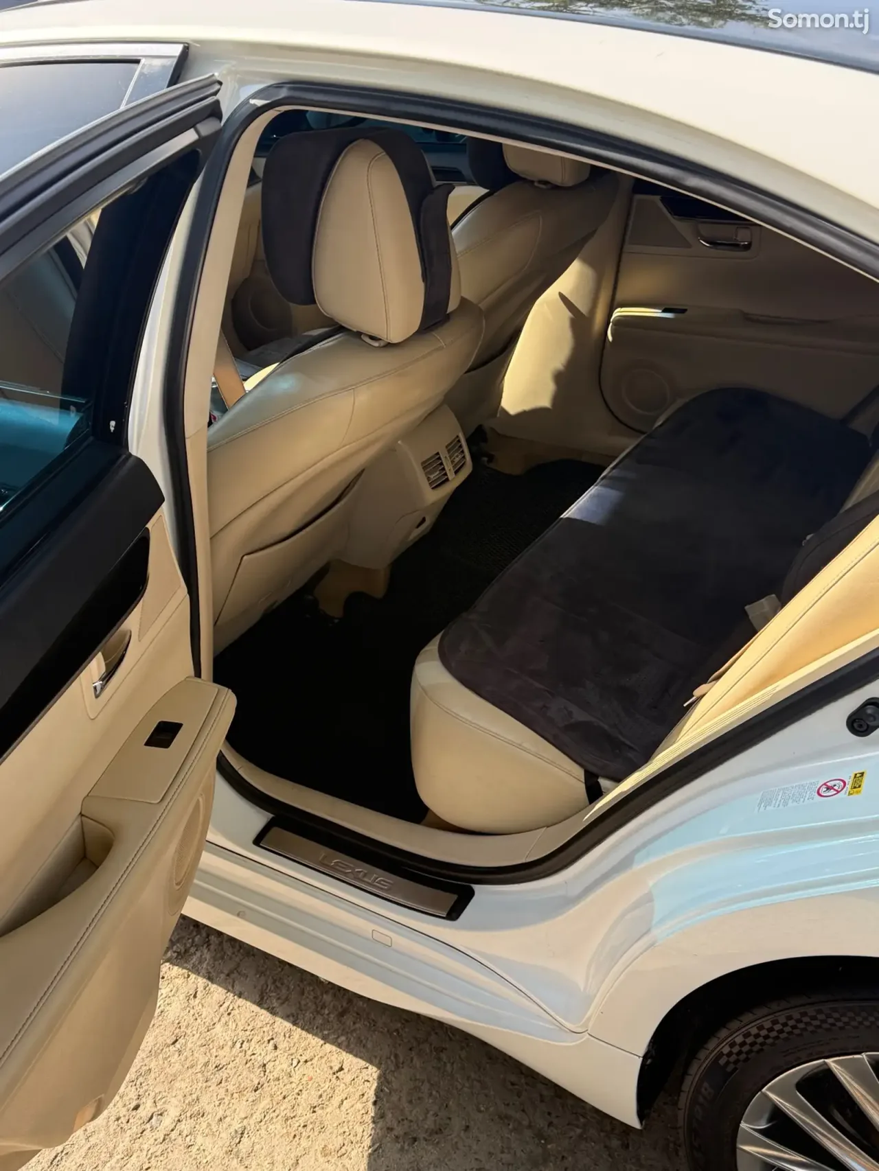 Lexus ES series 2013 · 2.5 AT