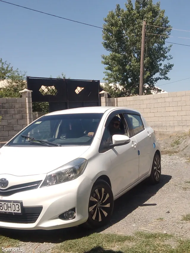 Toyota Vitz 2011 · 1.3 AT