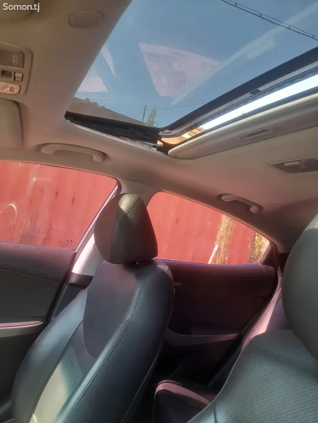 Hyundai Avante 2015 · 1.6 AT