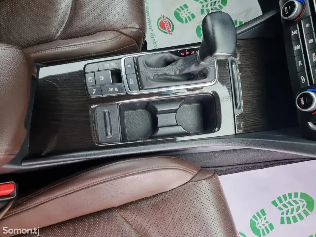 Kia K5 2015 · 2.0 AT